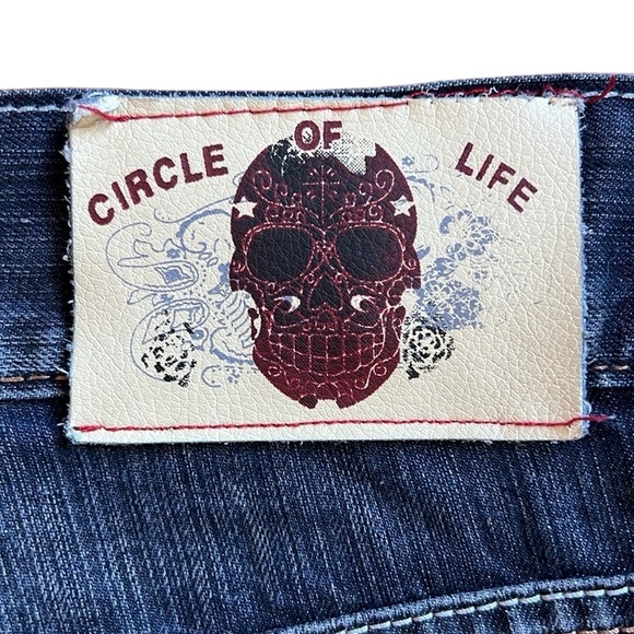 Y2K Laguna Beach Distressed Jeans Dark Blue Flap Pockets Embroidered Skull 38x31 - Picture 6 of 16